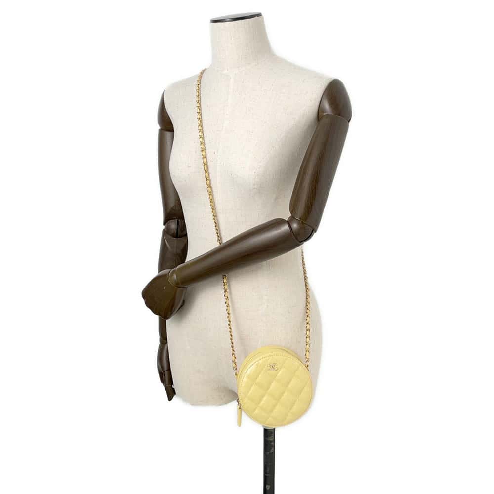 CHANEL Matelasse Round Chain Shoulder YellowA70657 Caviar Leather