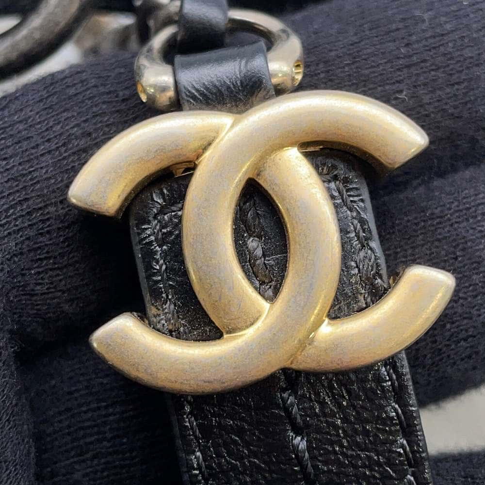 CHANEL Gabriel de CHANEL Hobo White/BlackA93824 Calf Leather Size Large