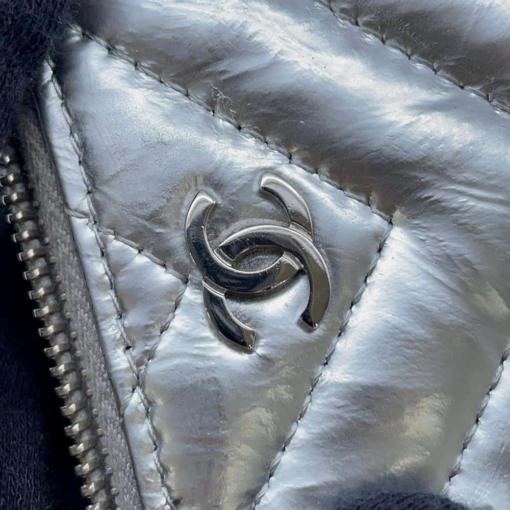 CHANEL Chevron Chain wallet SilverA82527 Calf Leather