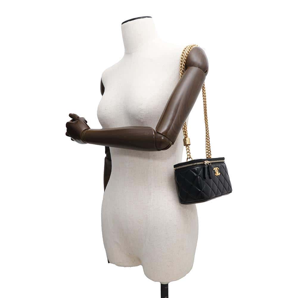 CHANEL Matelasse Chain Vanity BlackAP3044 Lambskin