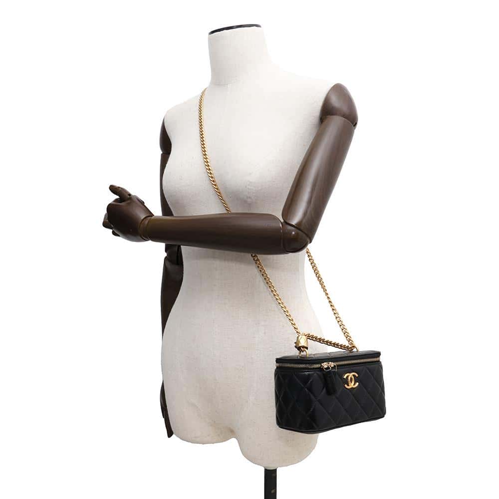 CHANEL Matelasse Chain Vanity BlackAP3044 Lambskin