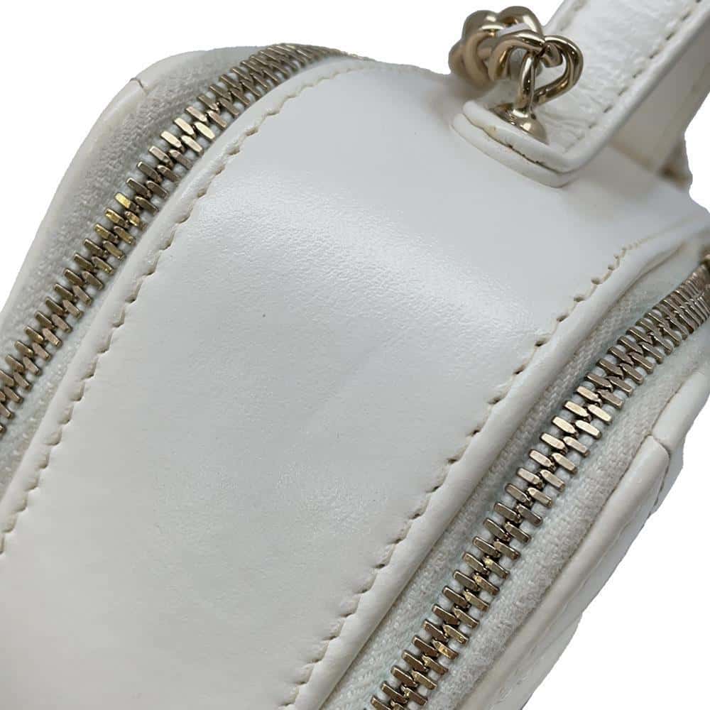 CHANEL Matelasse Top Handle Vanity Bag WhiteAP2920 Shiny Calf Leather