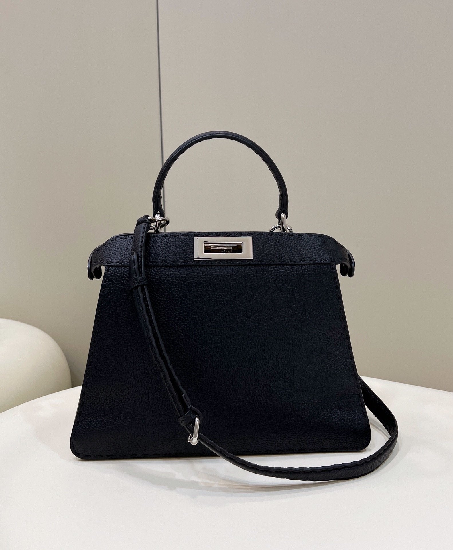 FI GlamI ISeeU MeGLAMIum Black For Women, Handbags, Shoulder Bags 13.1in/33.5cm FF