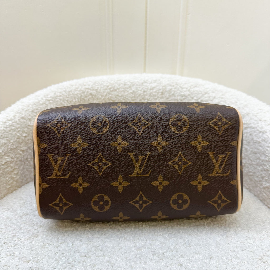 LV Speedy Bandouliere 20 in Monogram Canvas and Black Patterned Strap (Non-adjustable)