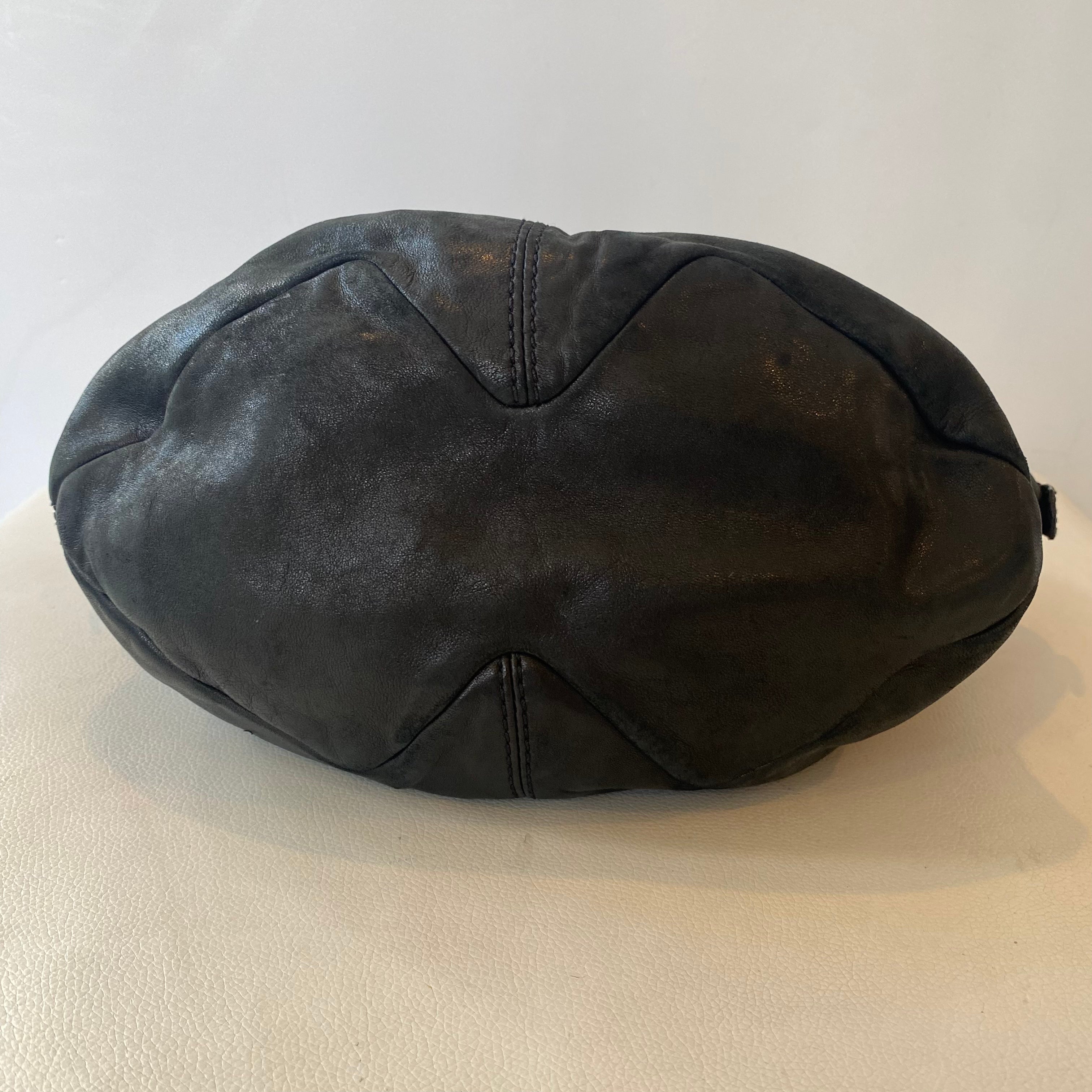 GIVENCHY Tinhan Leather Hobo Medium Black