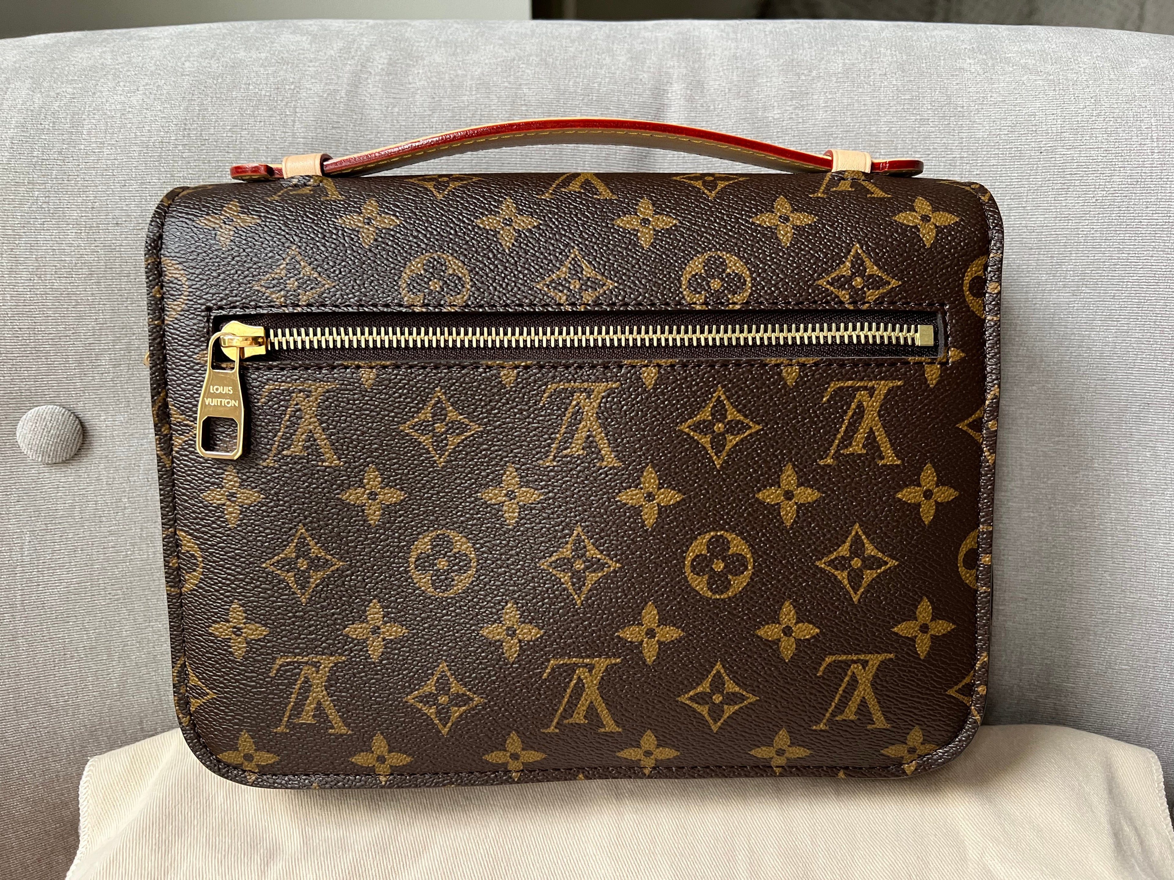Louis Vuitton Pochette Metis Monogram (RRP £1,970)