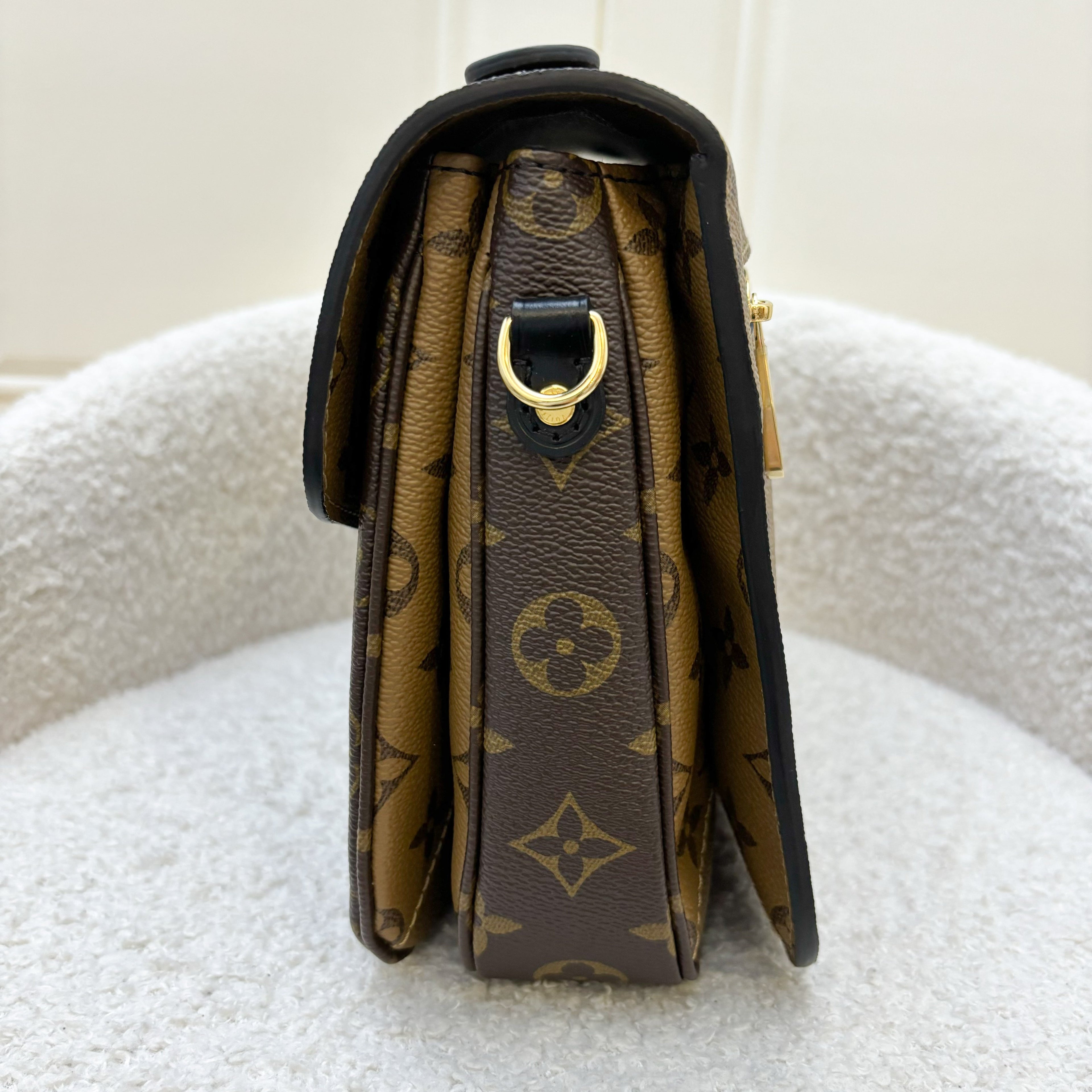 LV Pochette Metis in Reverse Monogram Canvas, Black Leather and GHW