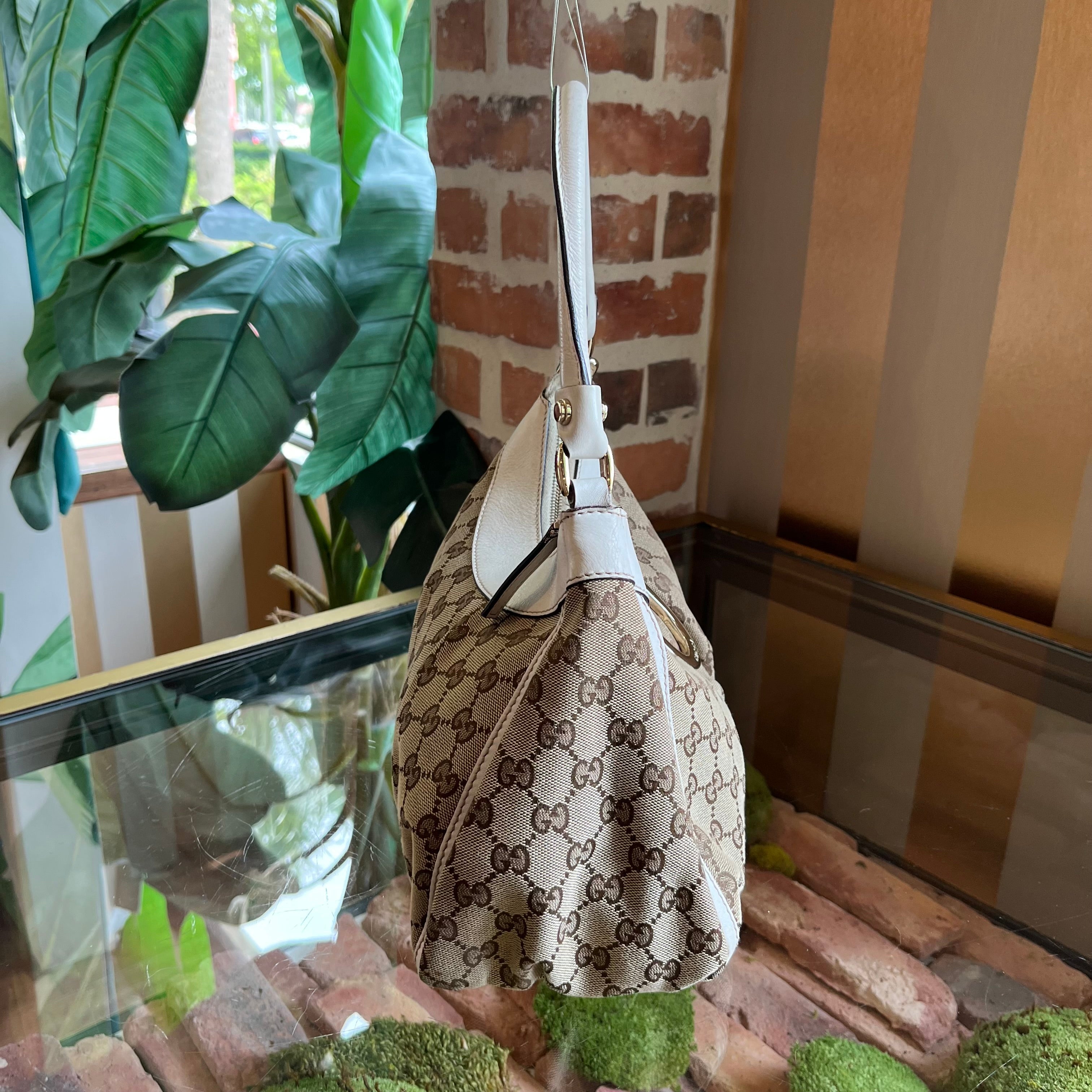 GUCCI Abbey D-Ring Original GG Canvas Small Shoulder Bag
