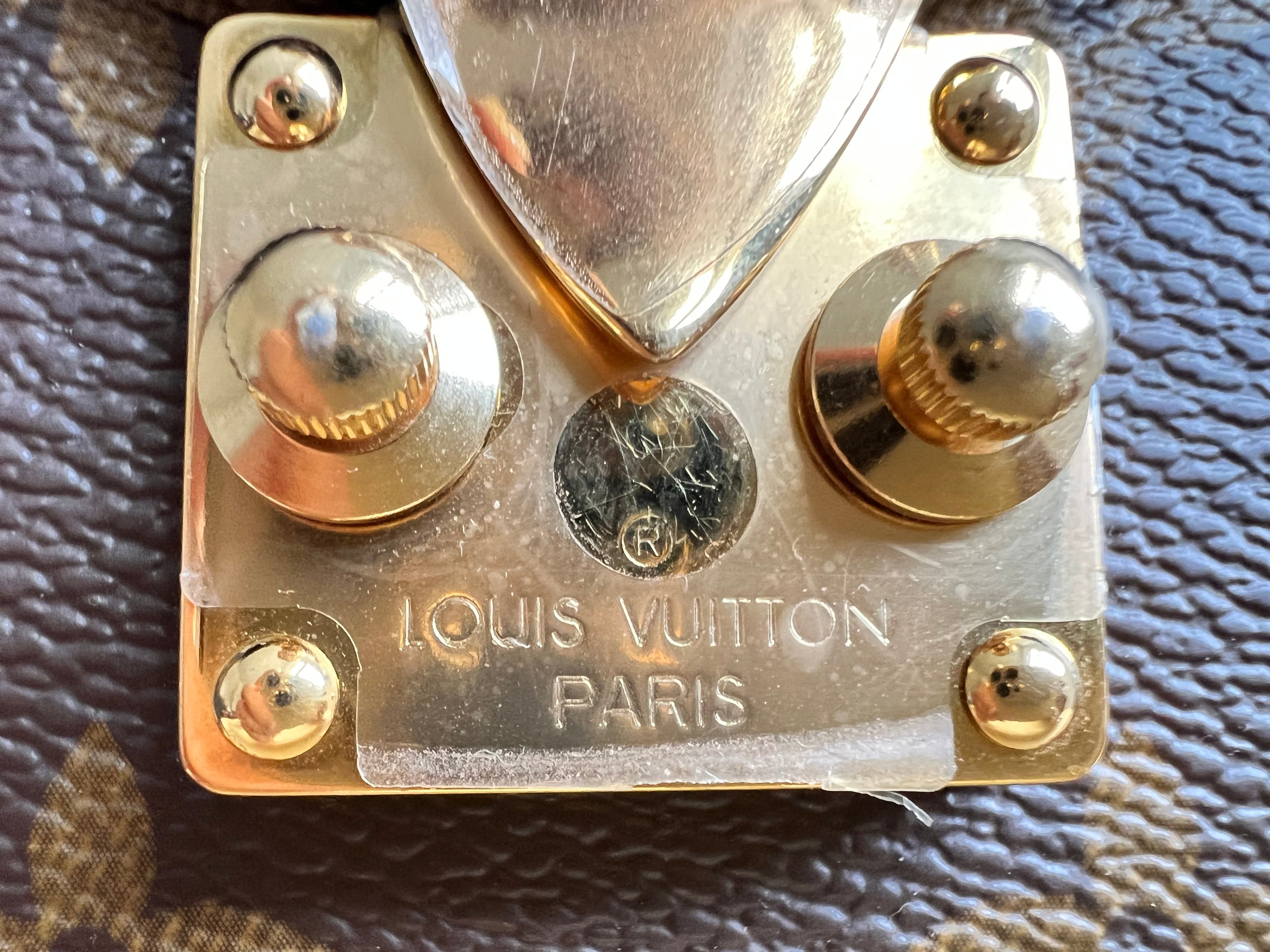 Louis Vuitton Pochette Metis Monogram (RRP £1,970)