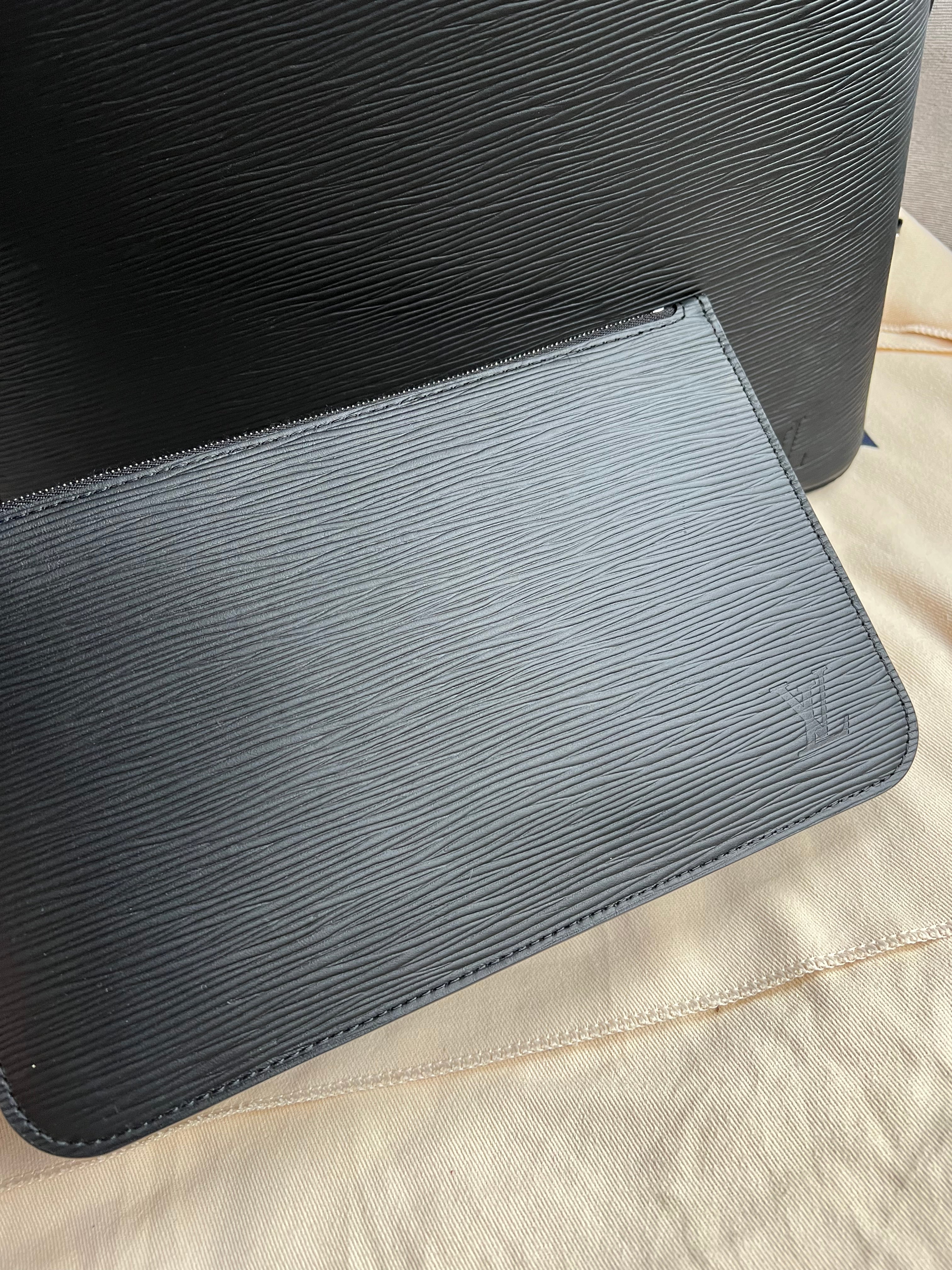 Louis Vuitton Neverfull MM Black Epi Leather (RRP £1,740)