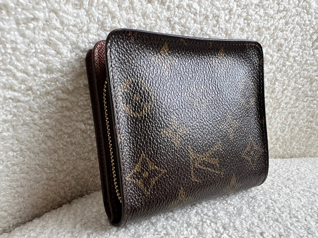 Louis Vuitton Monogram Small Bifold Wallet