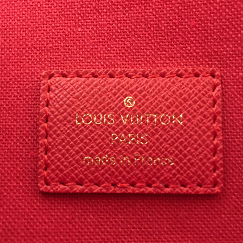 LOV2 Bags - Luxurious Bags  2605