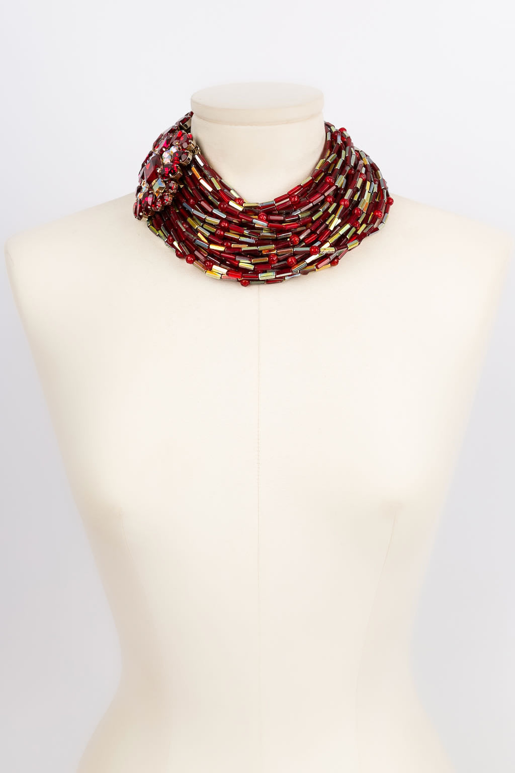 Collier de perles rouges Nina Ricci