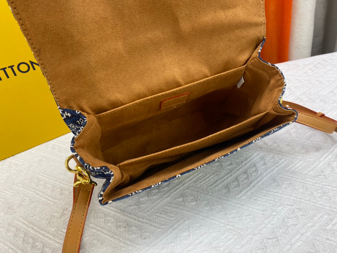 EN - Luxury Bags LUV 802