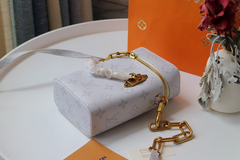 LOV2 Bags - Luxurious Bags  1616