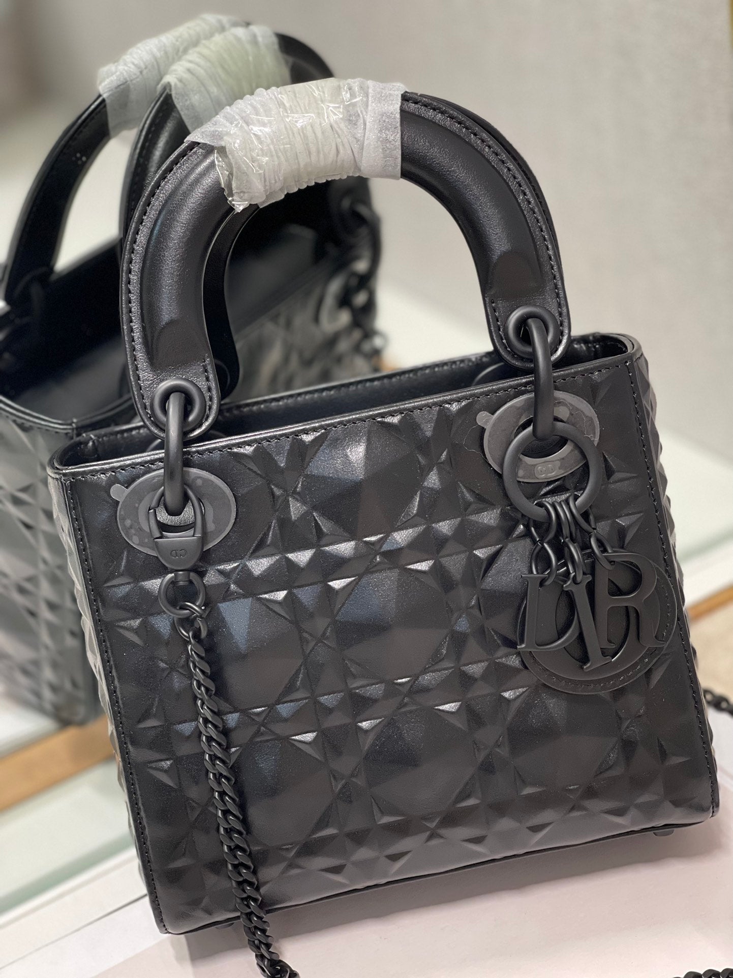 GLAMI Mini Lady Bag Cannage with Beaded Motif, Black, For Women WomenÃ¢â‚¬â„¢s Handbags, Crossbody Bags, 17cm CD M0505SNEA_M900