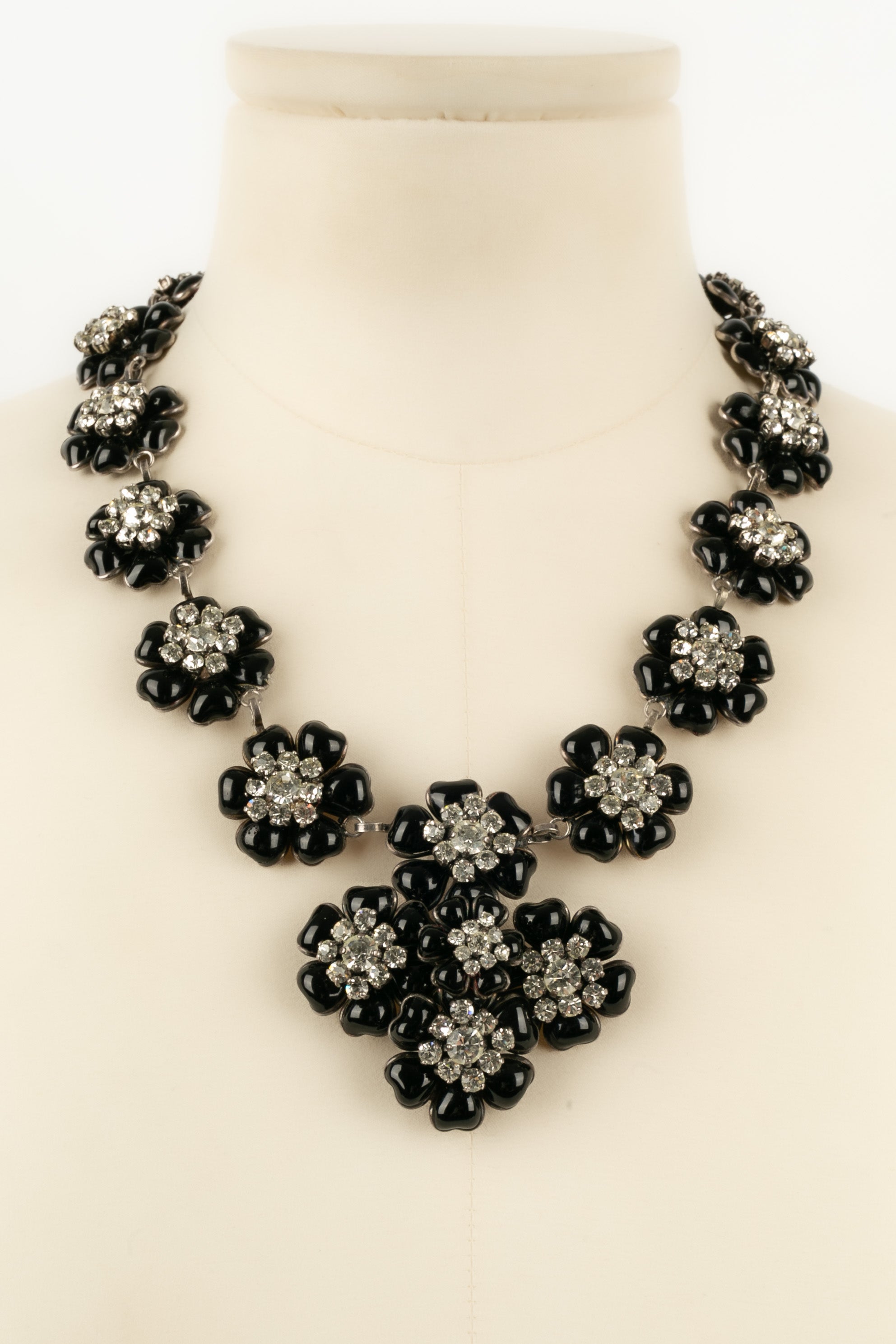 Collier camÃƒÆ’Ã‚Â©lias en pÃƒÆ’Ã‚Â¢te de verre Chanel