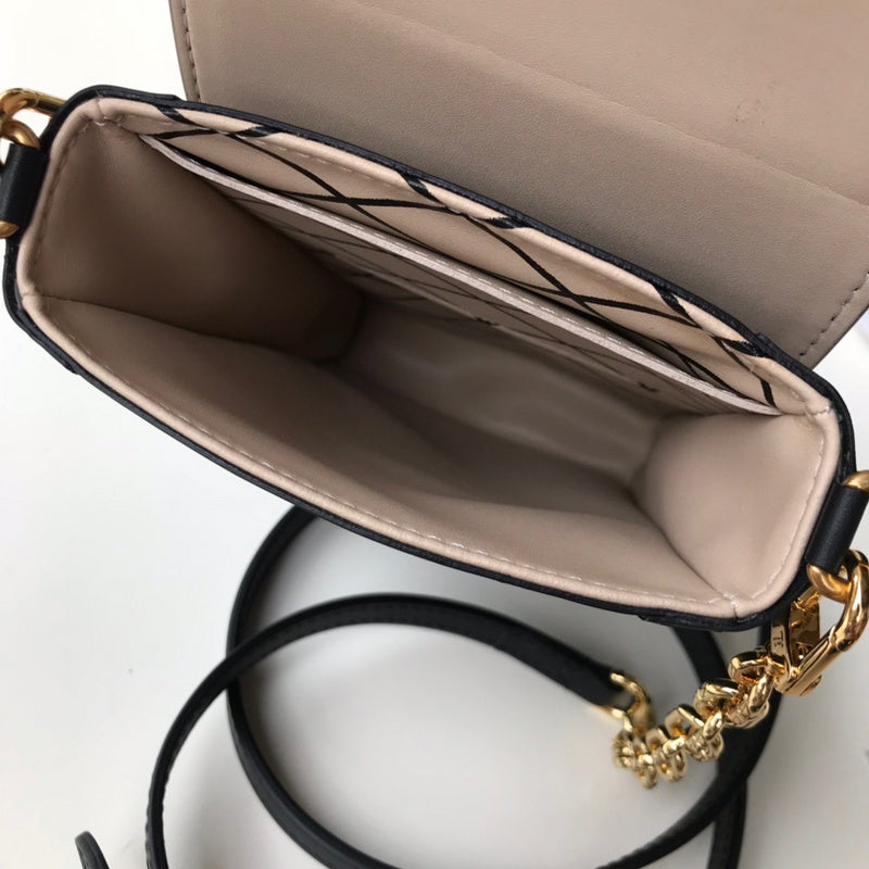 LOV2 Bags - Luxurious Bags  1610