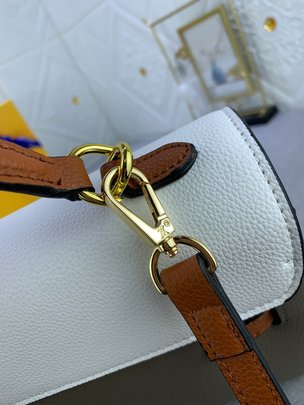 EN - Luxury Bags LUV 743