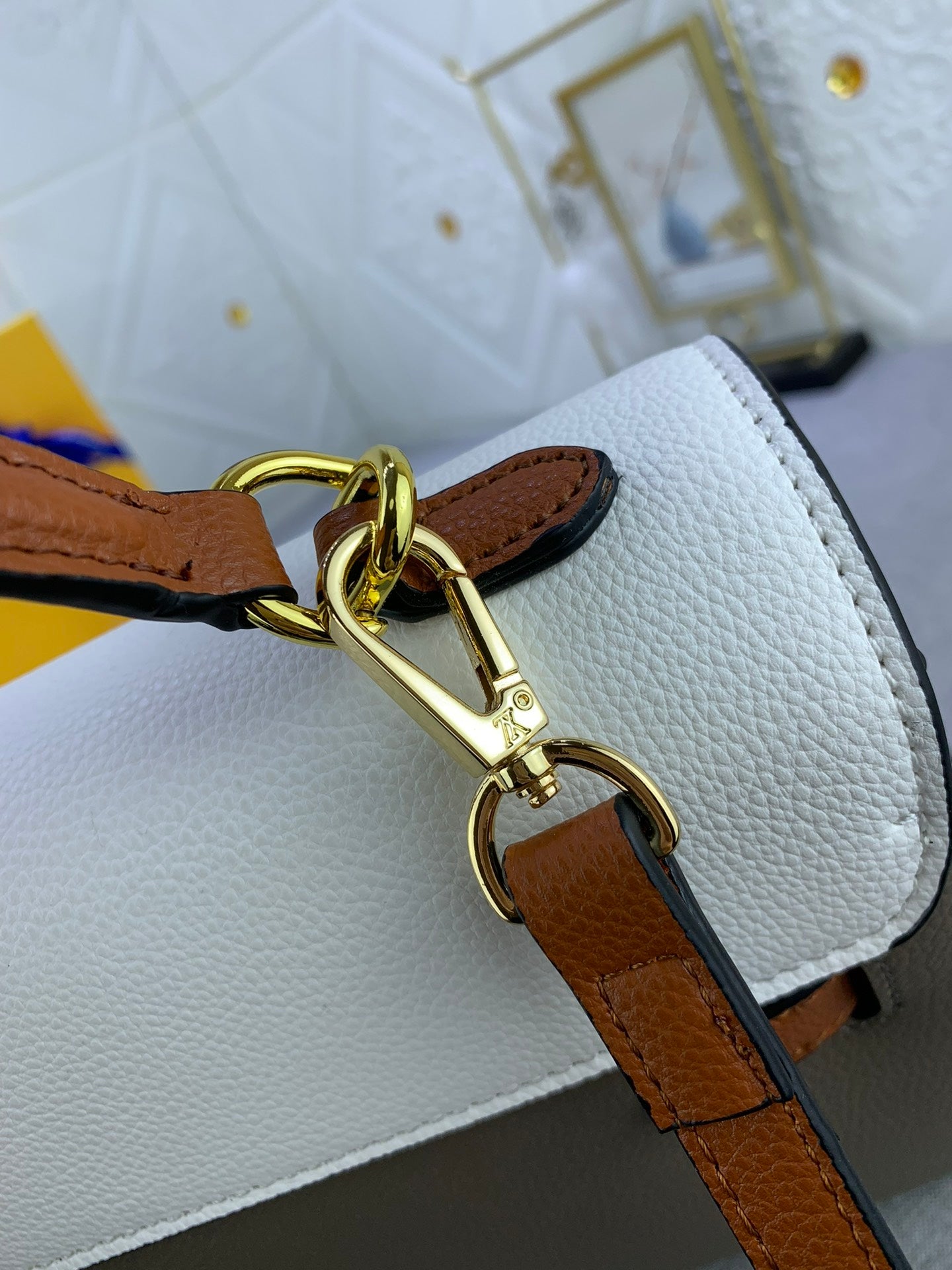 EN - Luxury Bags LUV 743