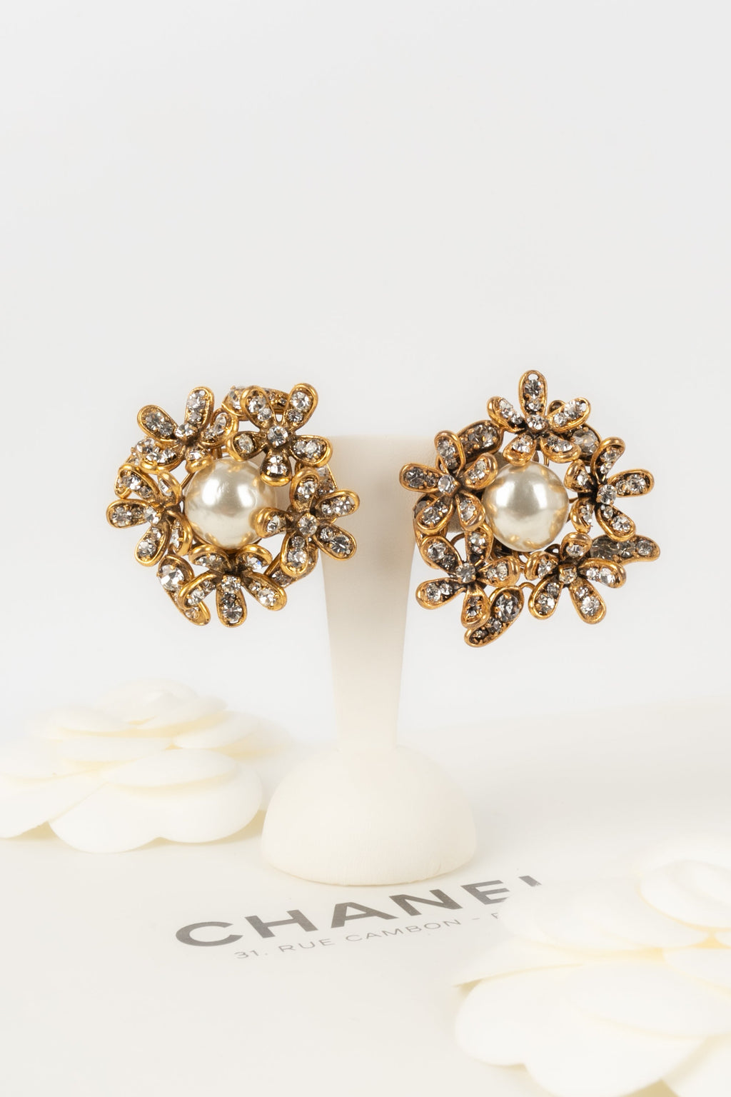 Boucles d'oreilles camélia Chanel