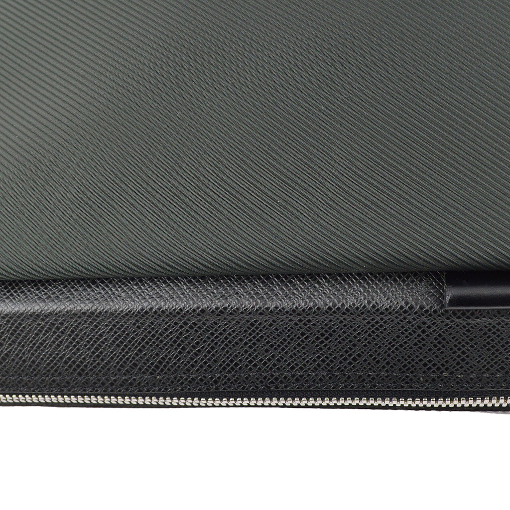 Louis Vuitton 2003 Black Taiga Beluga Shoulder Bag M30912