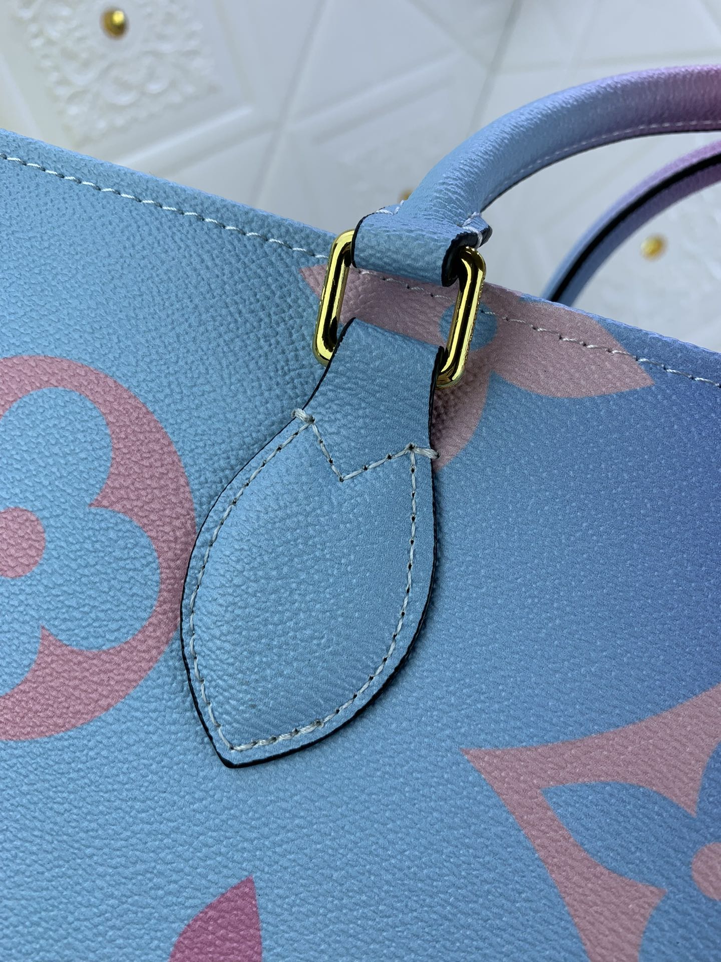 EN - Luxury Bags LUV 748