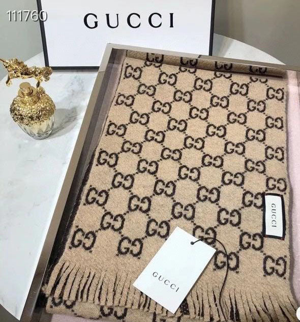EN - Luxury GCI Scarf 018