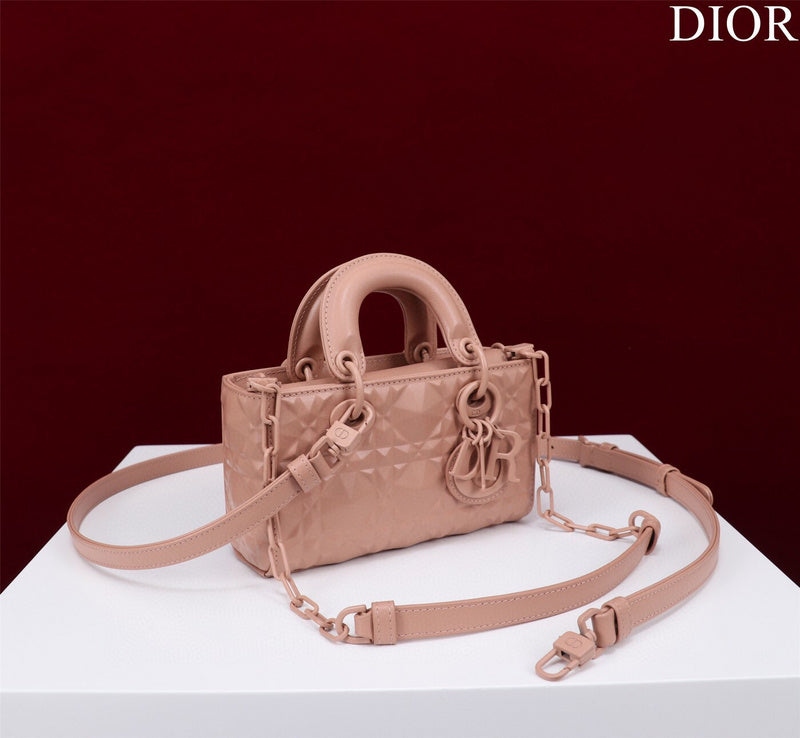 ELE - Dir Bags - 1672