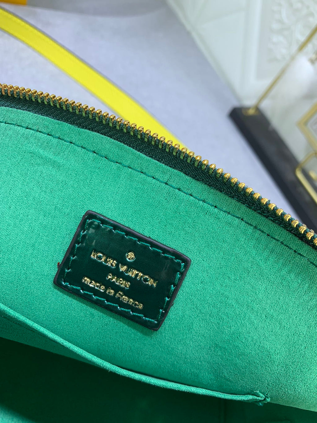 EN - Luxury Bags LUV 834