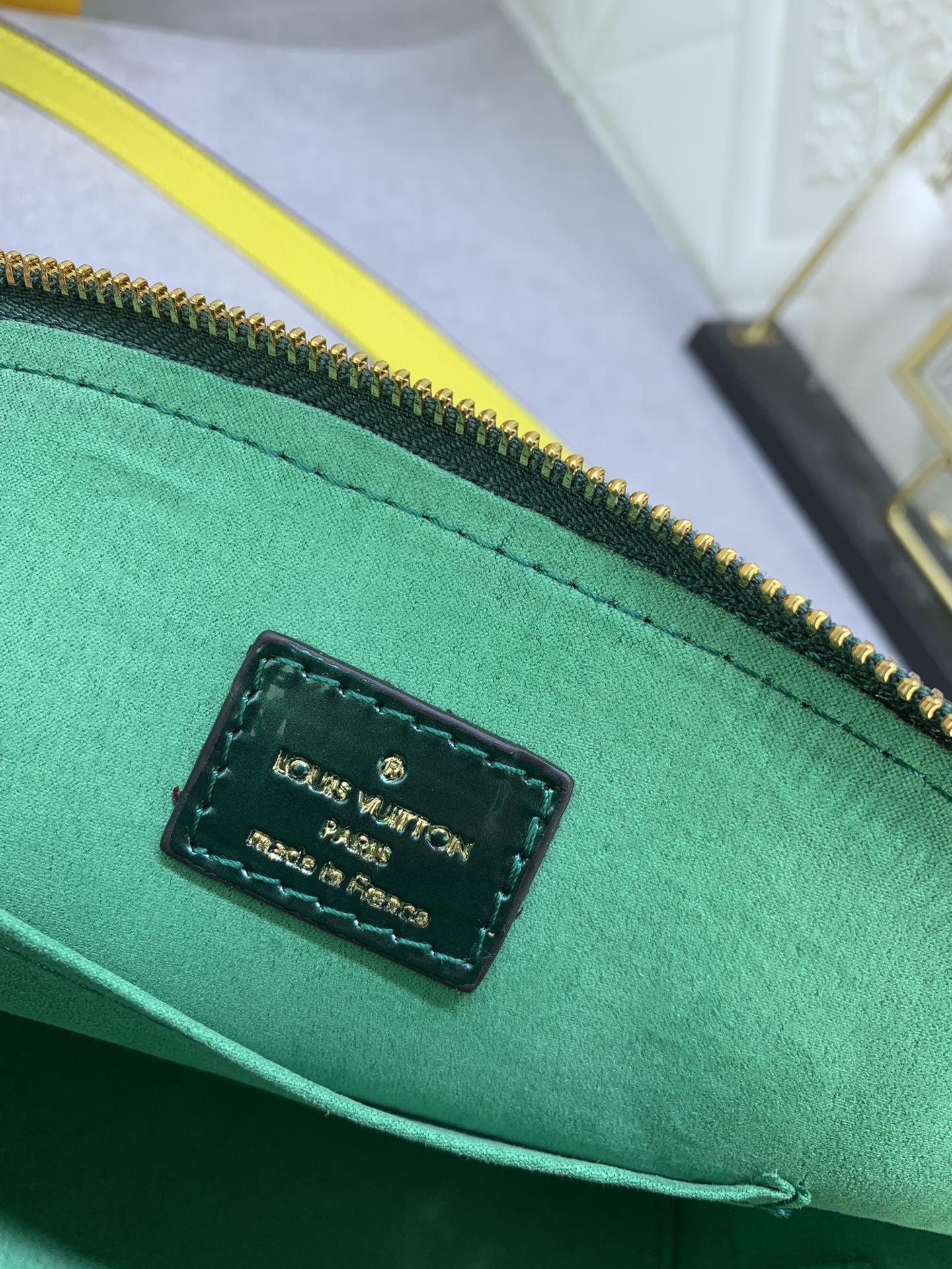 EN - Luxury Bags LUV 834