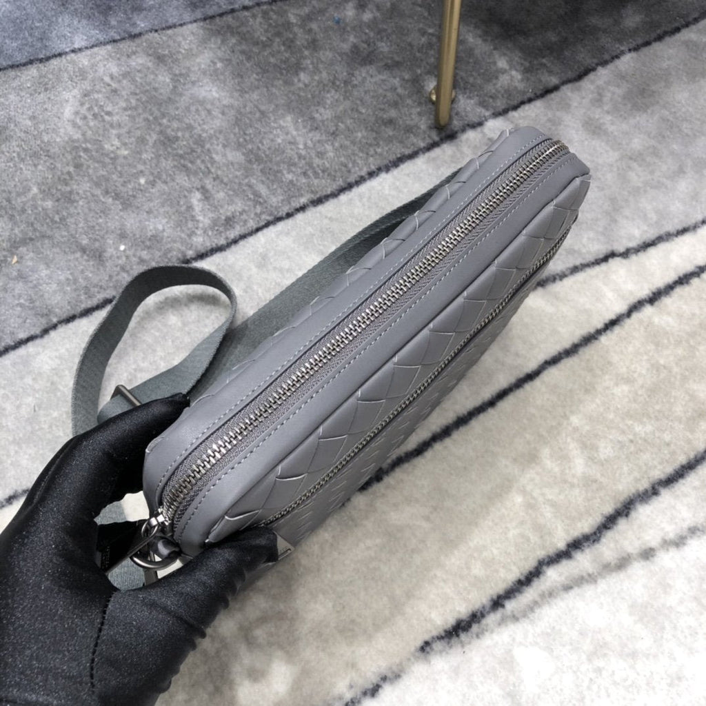 GLAMI Classic Intrecciato Gray, For Women, WomenÃƒÂ¢Ã¢â€šÂ¬Ã¢â€žÂ¢s Bags 9.6in/24.5cm