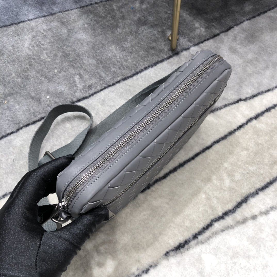 GLAMI Classic Intrecciato Gray, For Women, WomenÃƒÂ¢Ã¢â€šÂ¬Ã¢â€žÂ¢s Bags 9.6in/24.5cm