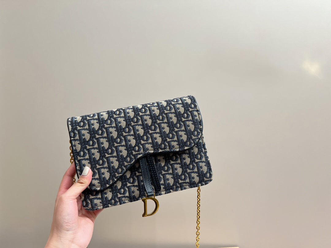 EN - Luxury Bags DIR 359