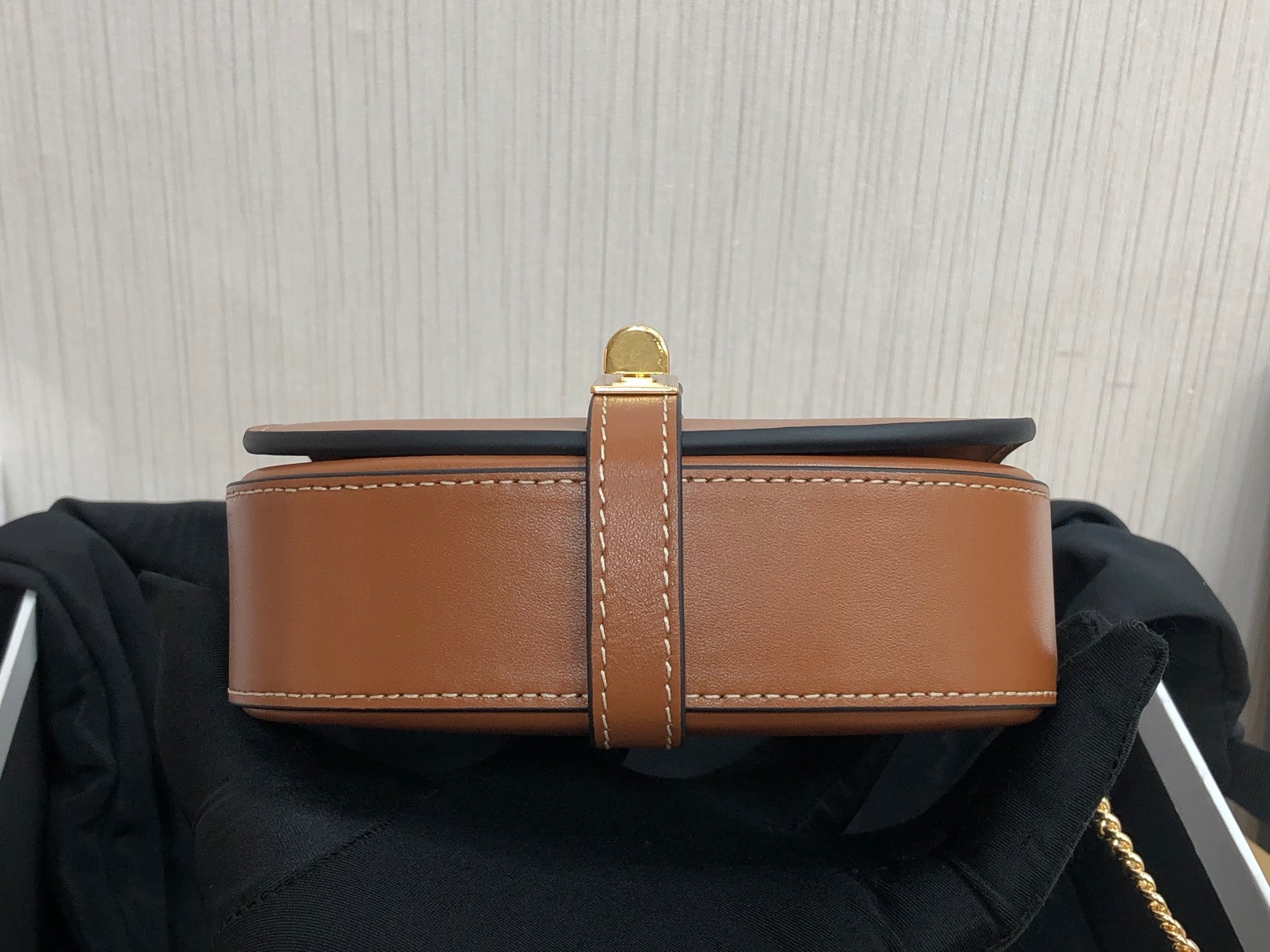 GLAMI Small Chain Pouch Brown For Women 5.5in/14cm 10G453CQ7.38NO