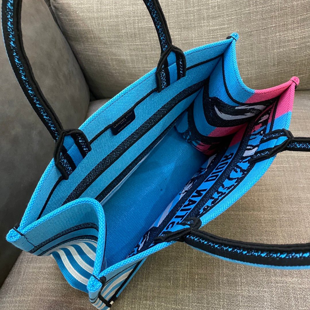 GLAMI MeGLAMIum Book Tote Bright Blue and Bright Pink D-Jungle Pop Embroidery, Blue/Pink, For Women WomenÃ¢â‚¬â„¢s Handbags, 36cm CD M1296ZRON_M888