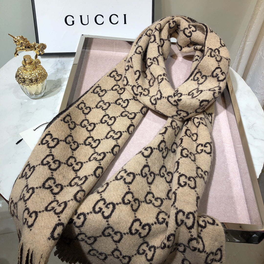 EN - Luxury GCI Scarf 009