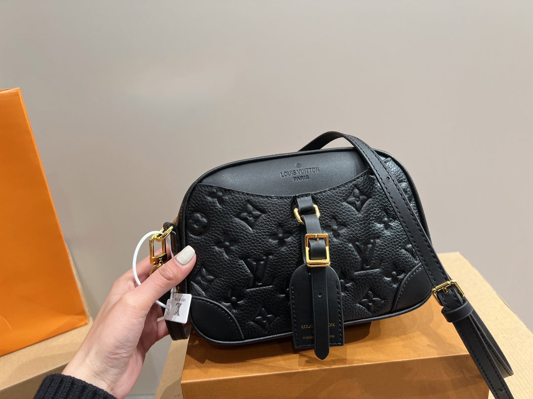 EN - Luxury Bags LUV 757