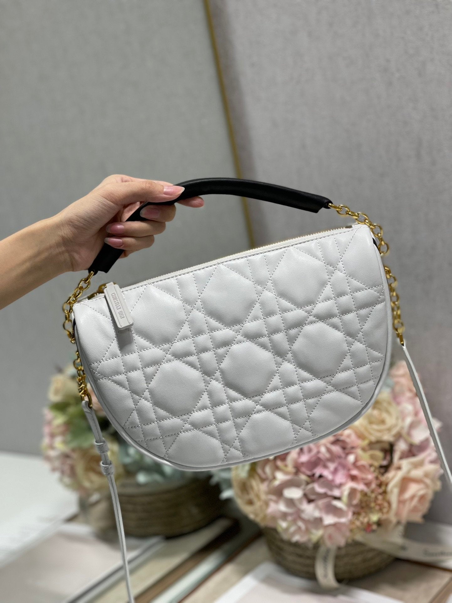 GLAMI MeGLAMIum Vibe Hobo Bag White Cannage, White Handbags, Crossbody Bags, 30cm CD M7201ONOA_M879