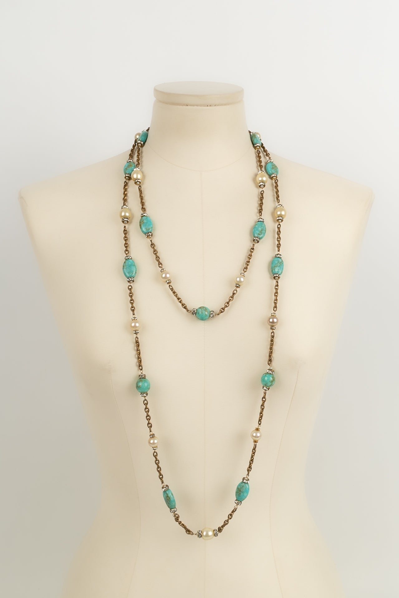 Collier. / sautoir ancien Chanel