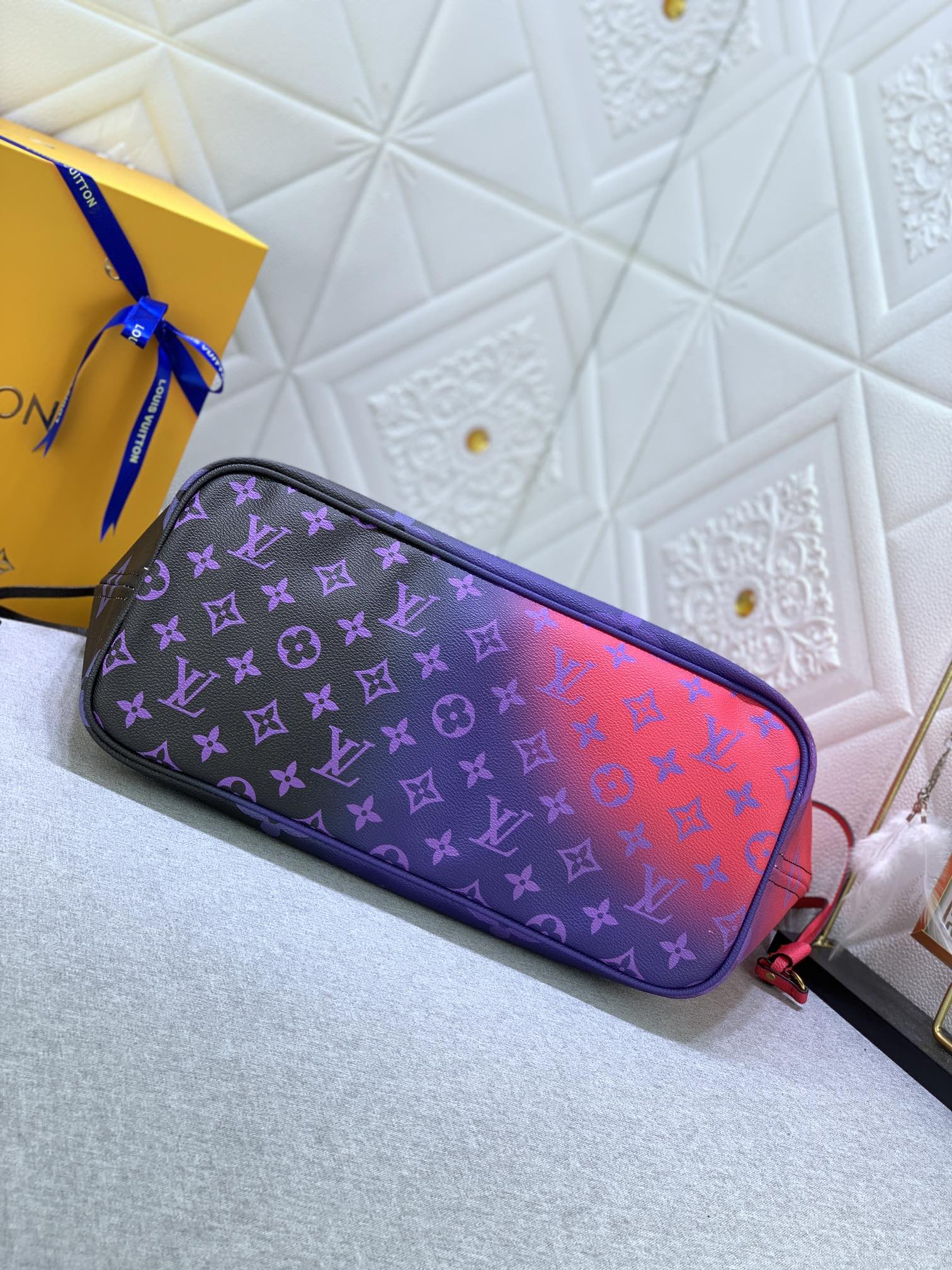EN - New Bag LUV 649