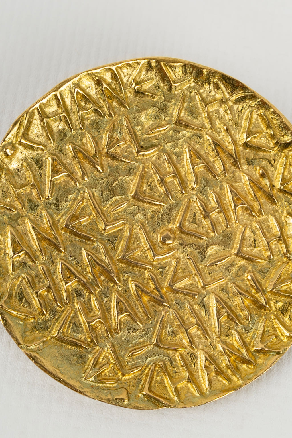 Broche en mÃƒÆ’Ã‚Â©tal dorÃƒÆ’Ã‚Â© Chanel