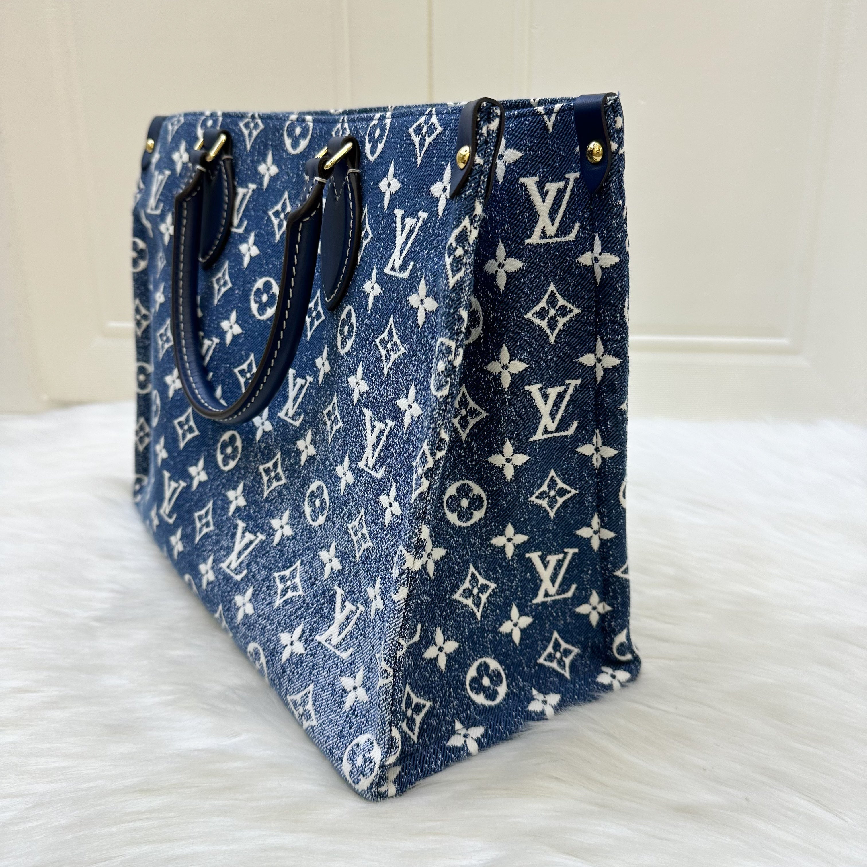 LV Onthego MM in Ombre Blue Denim and GHW