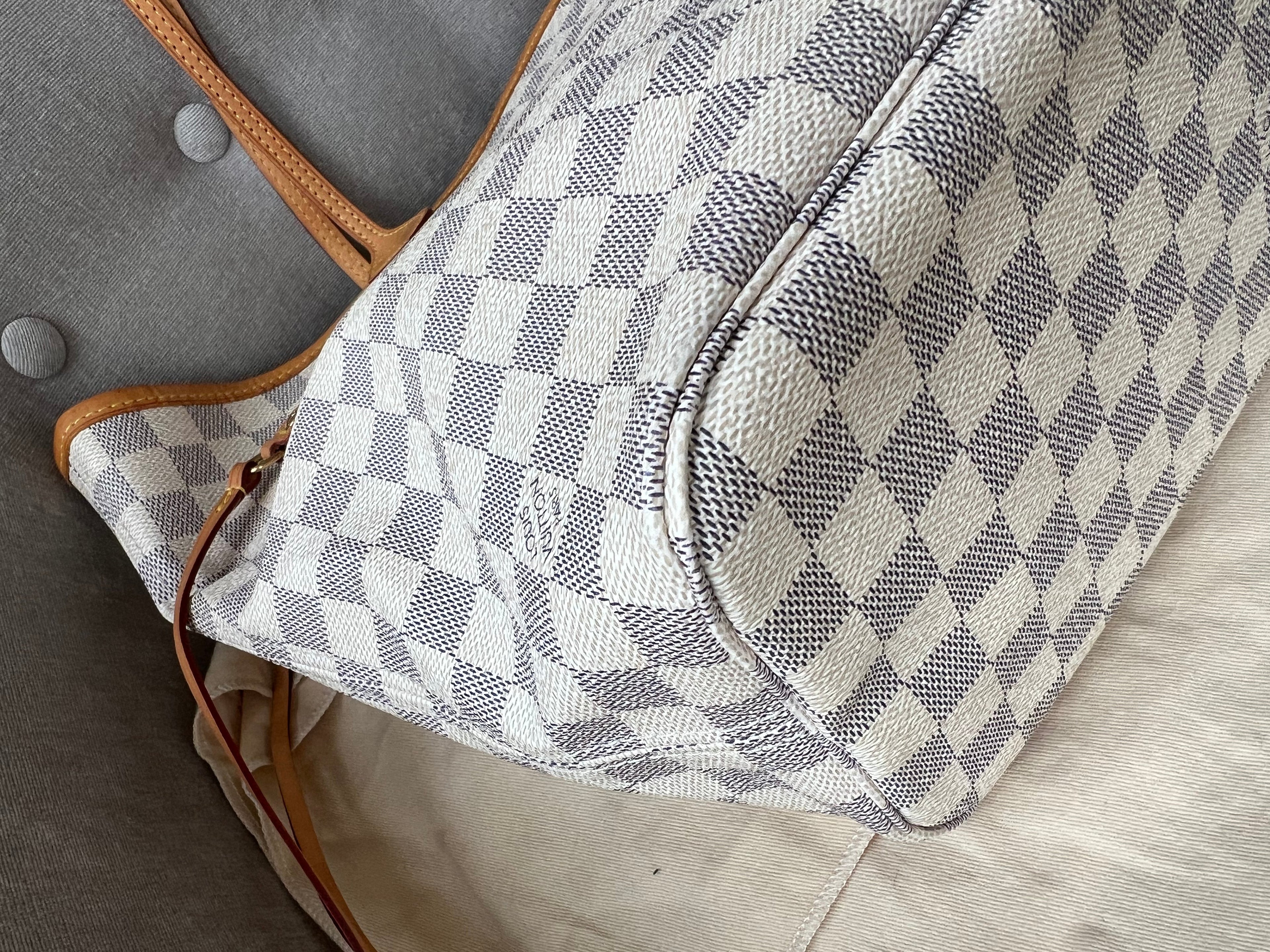 Louis Vuitton Neverfull MM  Damier Azur (RRP £1,410)