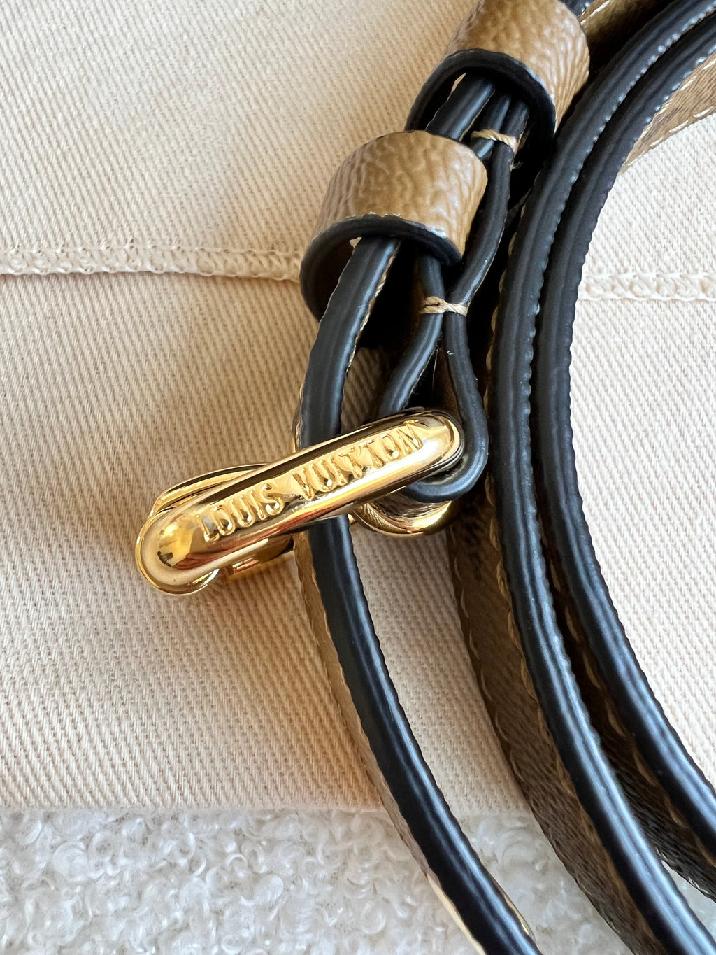 Louis Vuitton Pochette Metis Reverse Monogram (RRP £1,970)