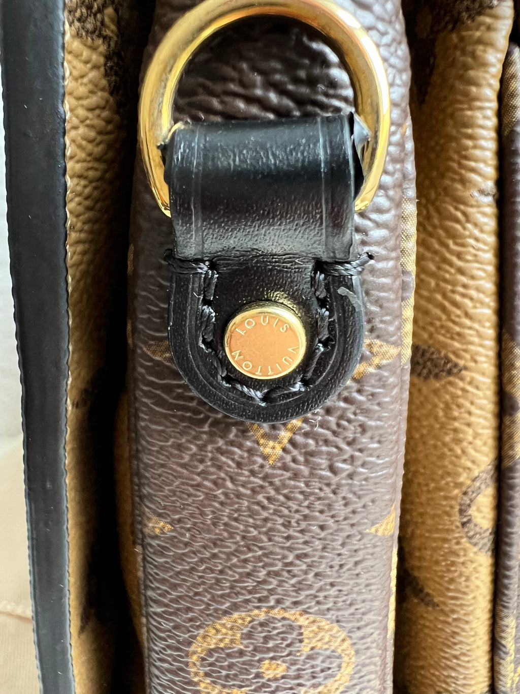 Louis Vuitton Pochette Metis Reverse Monogram (RRP £1,970)