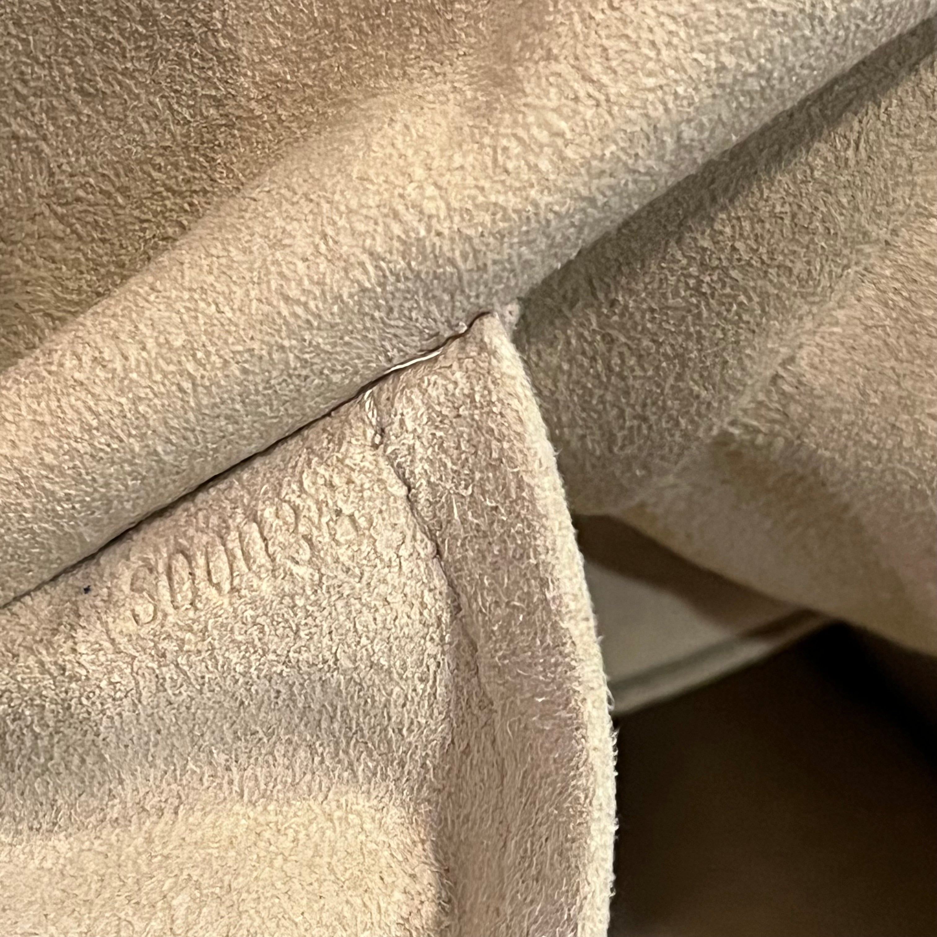 LOUIS VUITTON Monogram Canvas Manhattan GM Bag