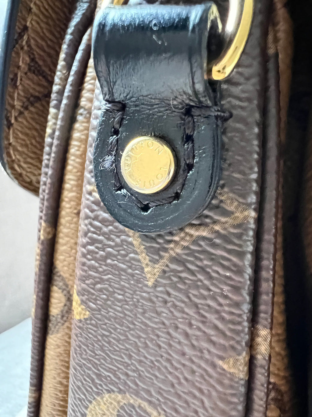 Louis Vuitton Pochette Metis Reverse Monogram (RRP £1,970)