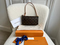 Louis Vuitton Pochette Accessoires Monogram (RRP £970)