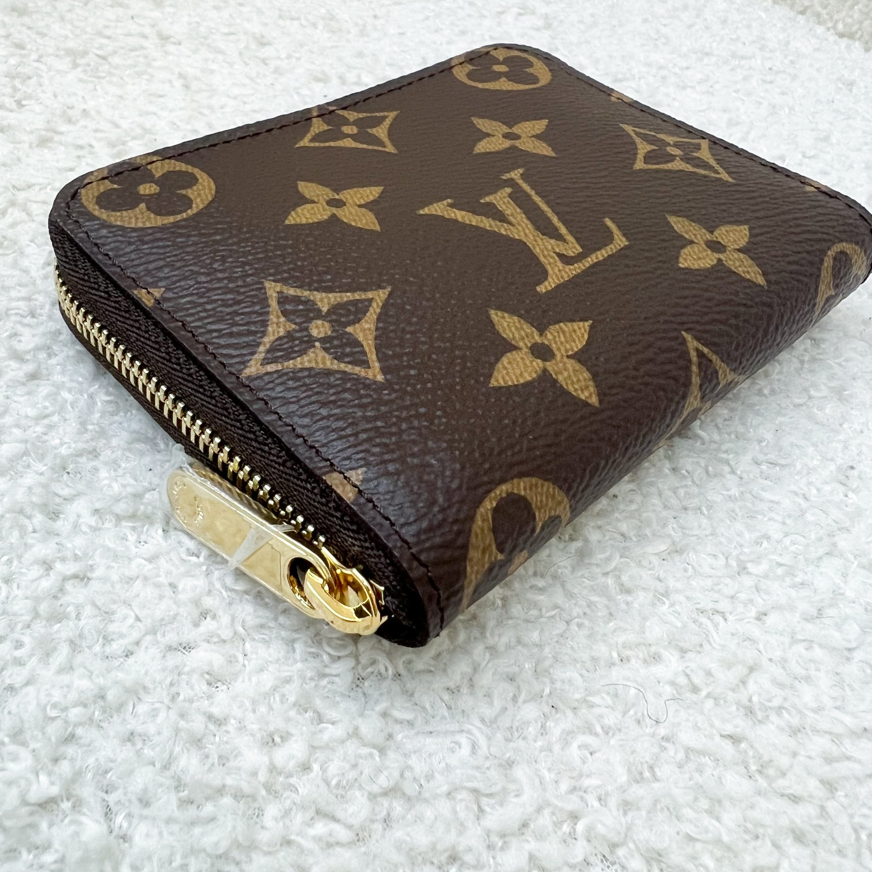 LV Zippy Card Holder / Coin Purse in Monogram Canvas GHW